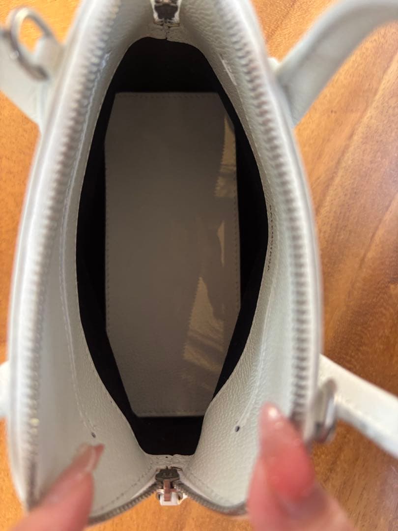 BALENCIAGA ホワイト ミニバッグ