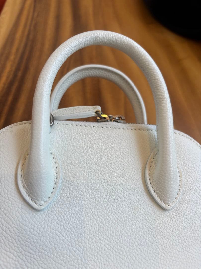 BALENCIAGA ホワイト ミニバッグ