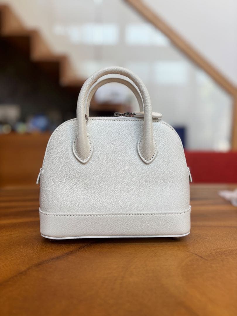 BALENCIAGA ホワイト ミニバッグ
