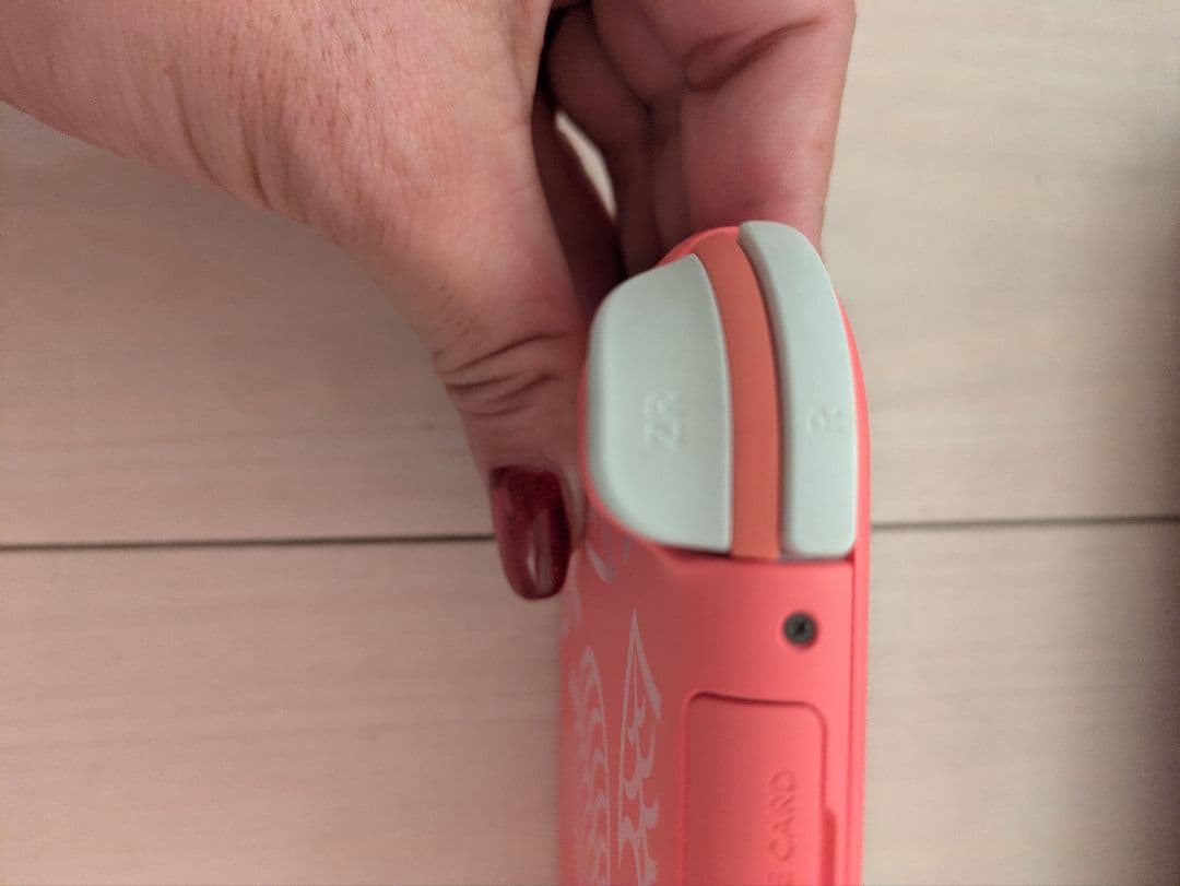 Nintendo Switch Lite コーラル どうぶつの森デザイン