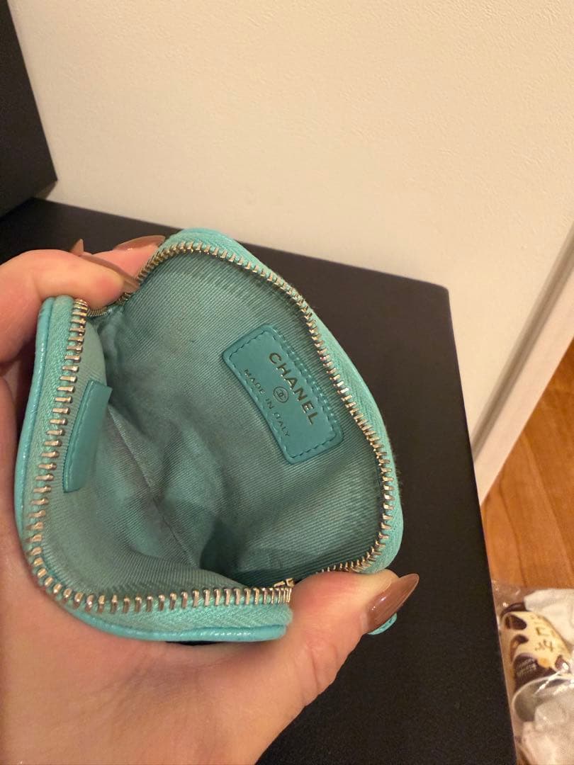 CHANEL マトラッセ　キャビアスキン　ラウンドジップケース