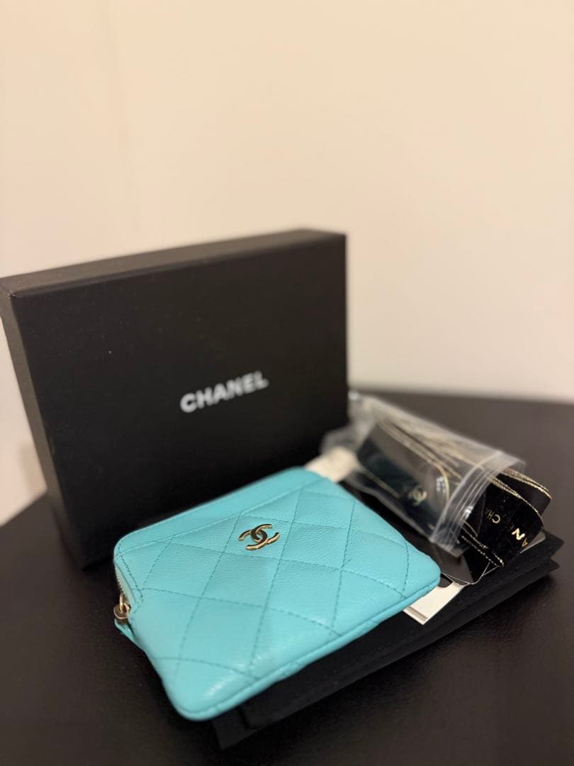 CHANEL マトラッセ　キャビアスキン　ラウンドジップケース