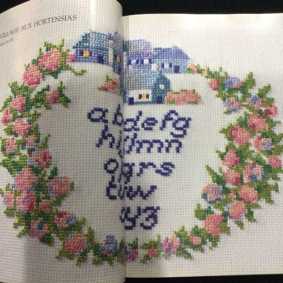 クロスステッチ　洋書　フランス語　刺繍　アルファベット　刺しゅう　図案集　作品集