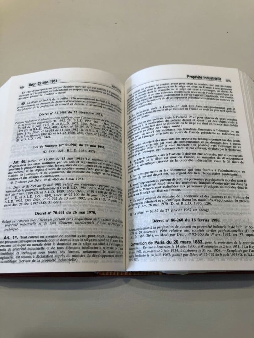 【洋書・専門書】【研究支援】code de commerce