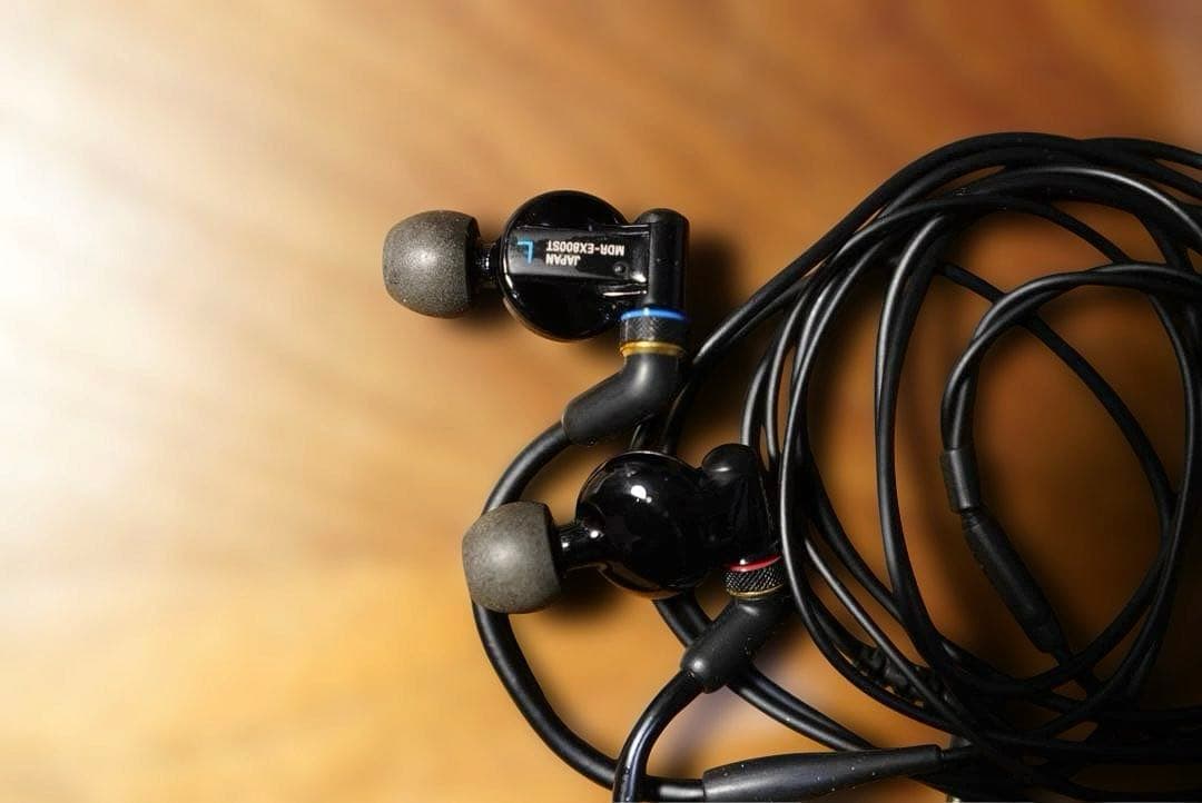 SONY モニターイヤホン MDR-EX800ST 純正ではないケース付き
