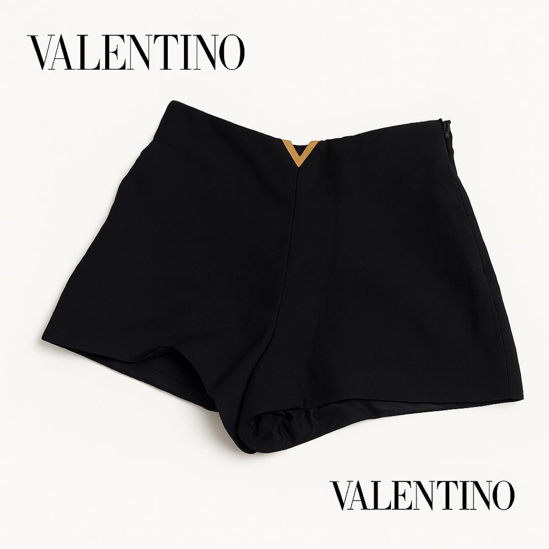 VALENTINOヴァレンティノ 金具付き ショートパンツ ブラック 40サイズ