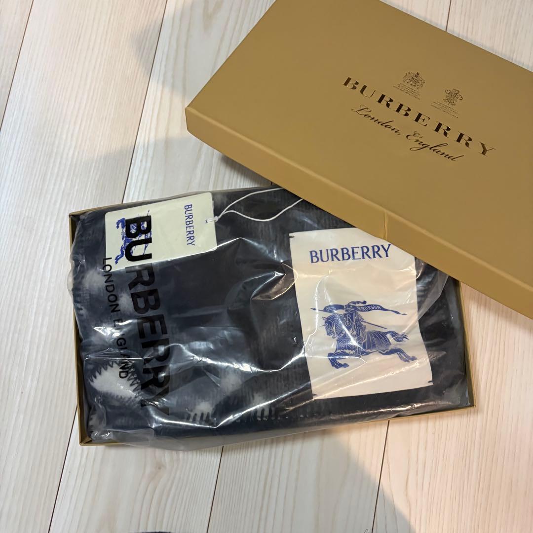 新品　Burberryクラシック チェック カシミア スカーフマフラー男女兼用