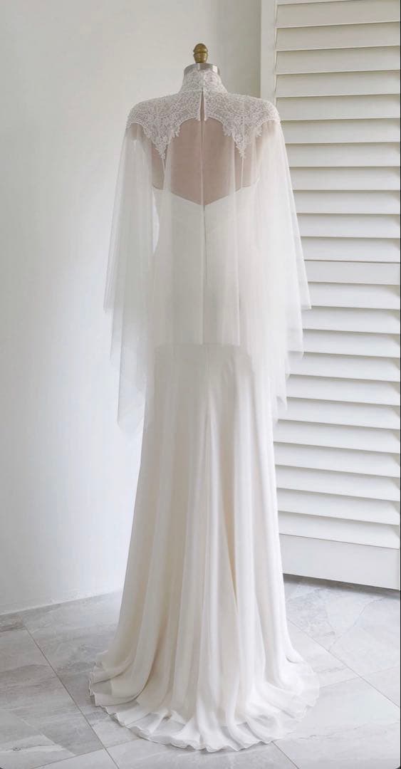 最終値下】定価62,418円 ウエディングケープ＋VERA WANGハンガー付き