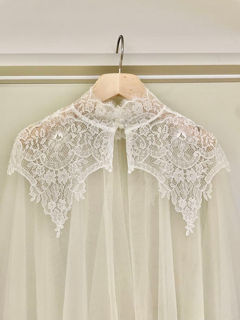 最終値下】定価62,418円 ウエディングケープ＋VERA WANGハンガー付き