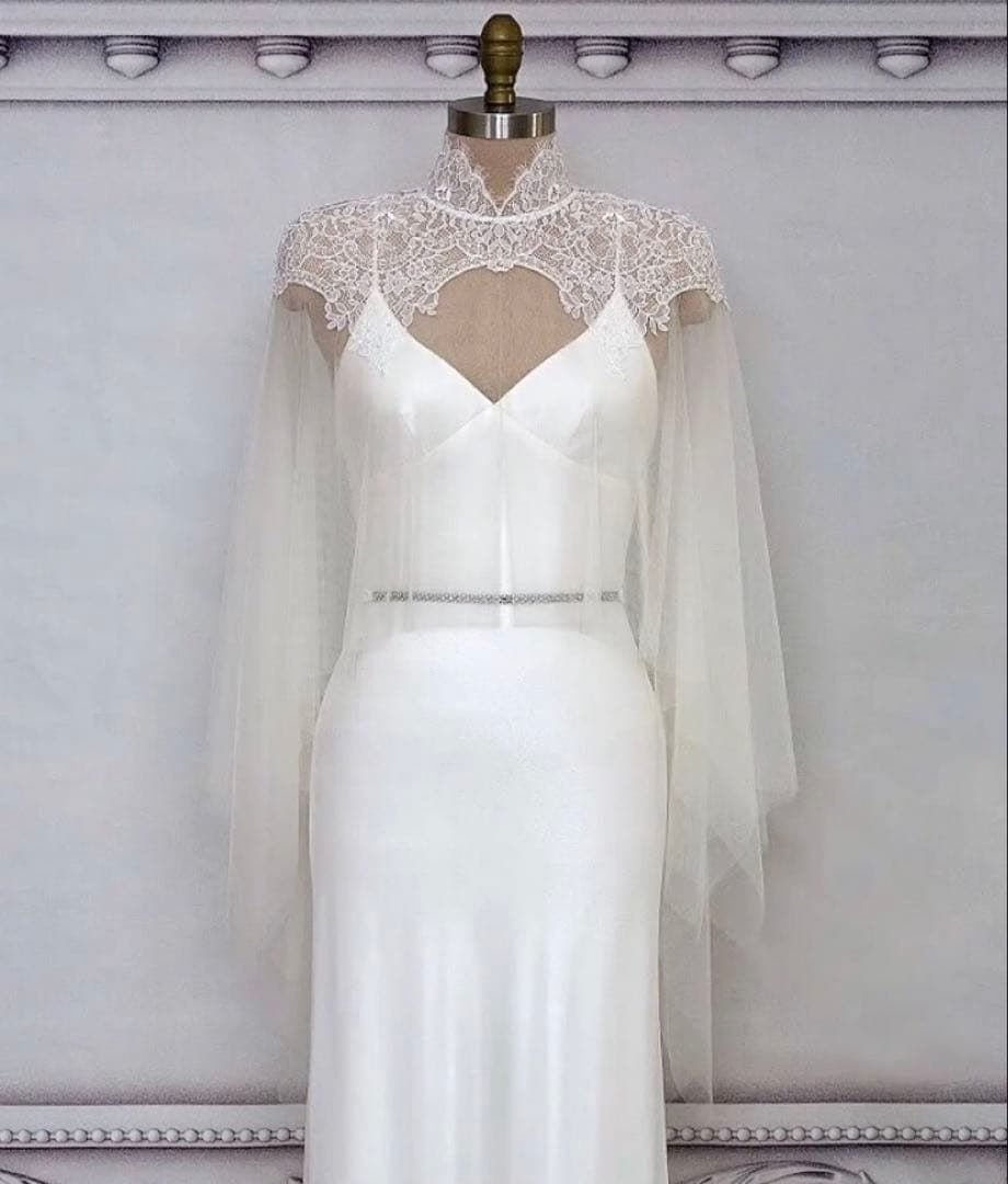 最終値下】定価62,418円 ウエディングケープ＋VERA WANGハンガー付き