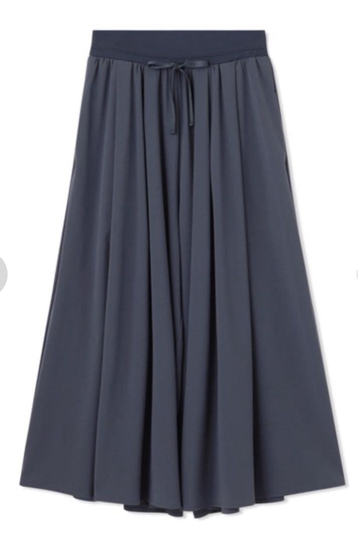 【新品タグ付き】チャコット　タフタ　フレアパンツ