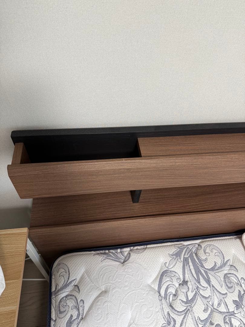 【送料概ね込】ニトリ クイーンベッドフレーム&マットレス