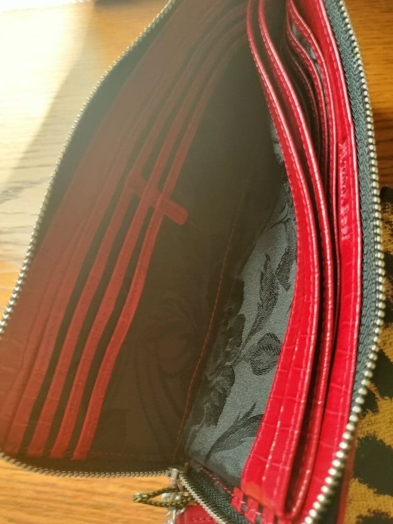 Think Bee! 長財布 黒と赤 花模様