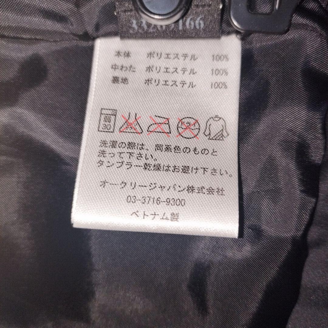 新品、未使用　Oakley フード付きブラックジャケット　中綿