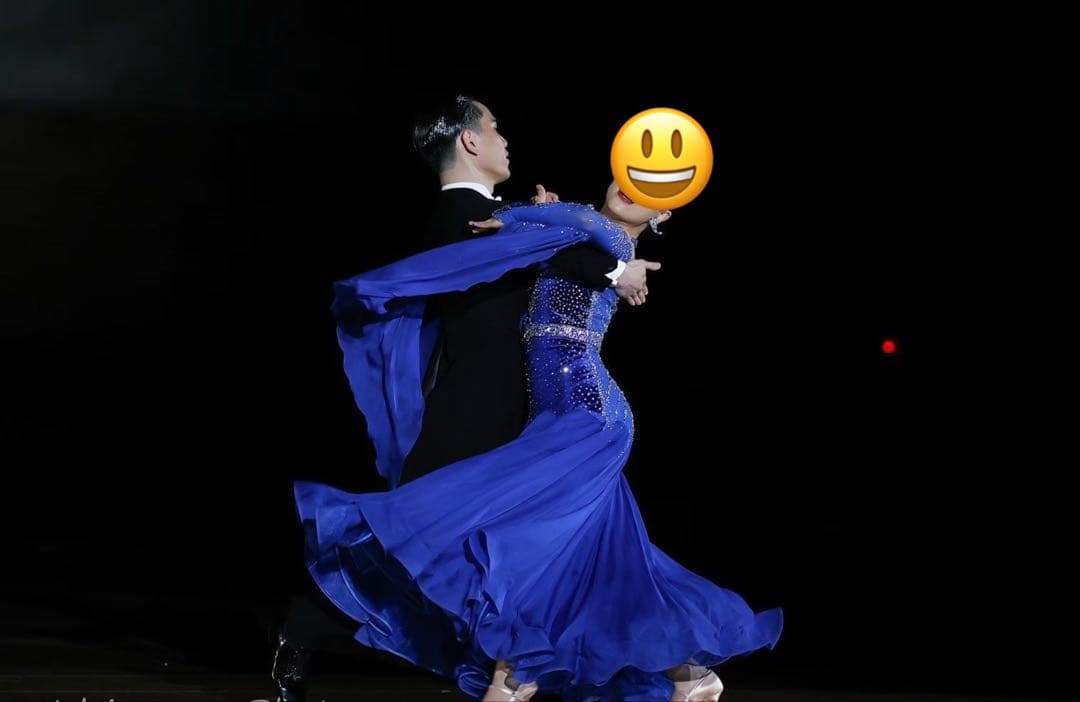 青スワロフスキードレス