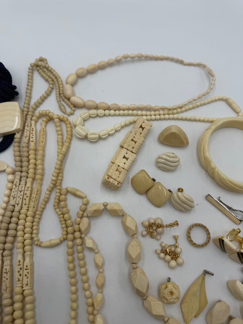 象牙調 象牙風 アクセサリー 約420g 大量 おまとめ ジュエリー ジャンク