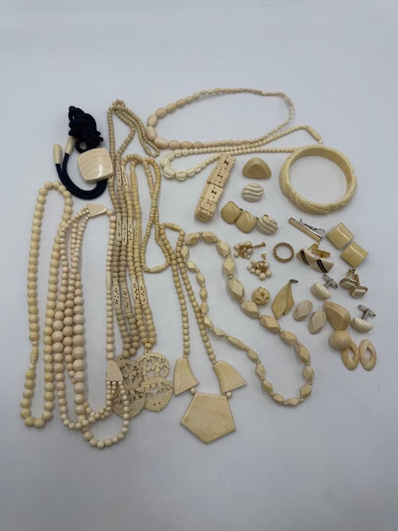象牙調 象牙風 アクセサリー 約420g 大量 おまとめ ジュエリー ジャンク