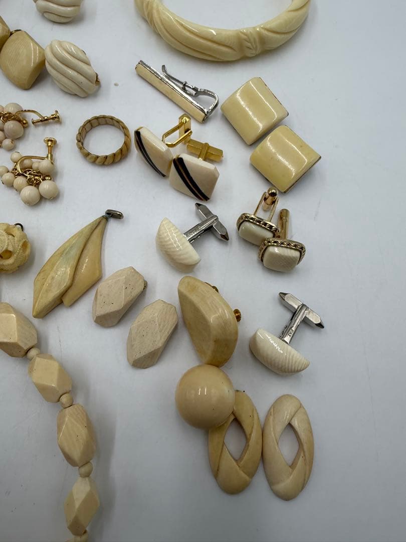 象牙調 象牙風 アクセサリー 約420g 大量 おまとめ ジュエリー ジャンク