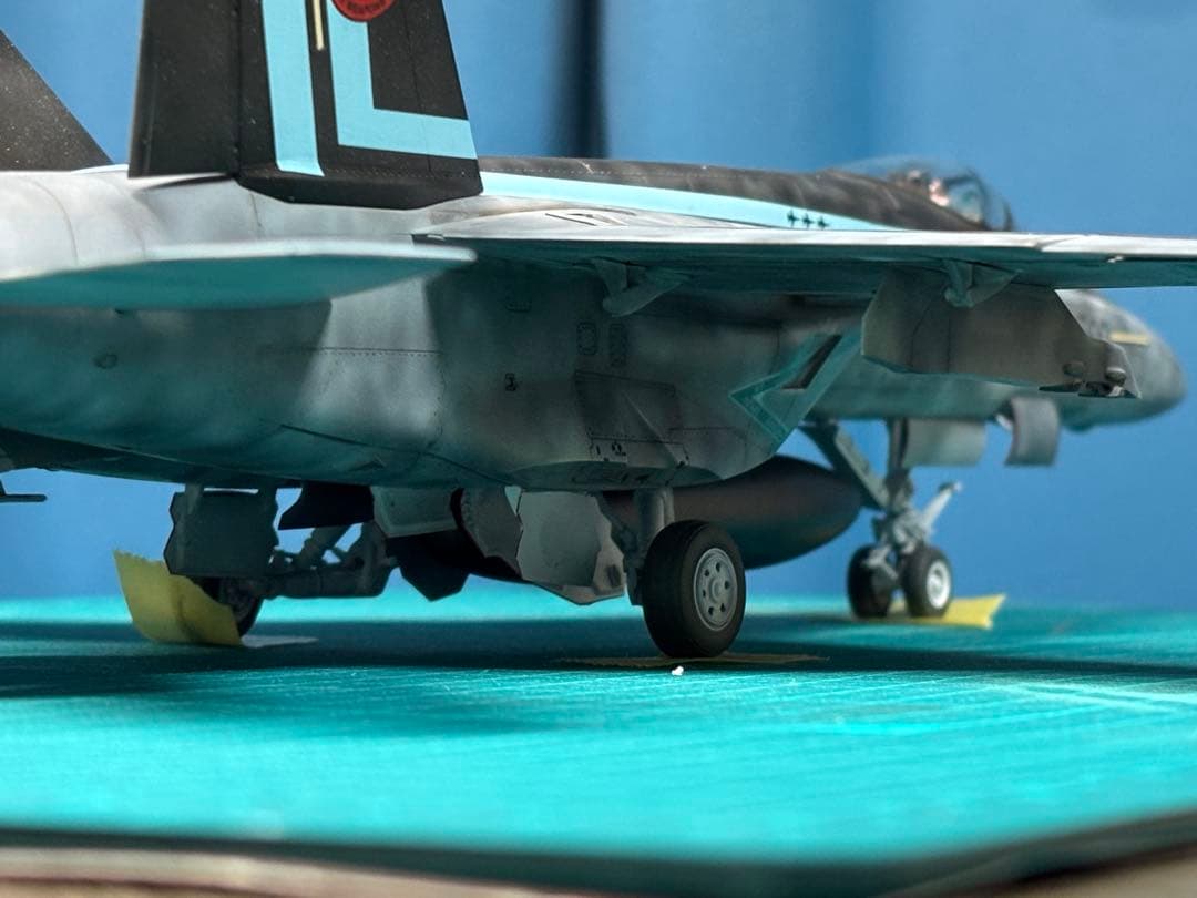 戦闘機　プラモデル　完成品　ハセガワ　1/48 F/A18-E