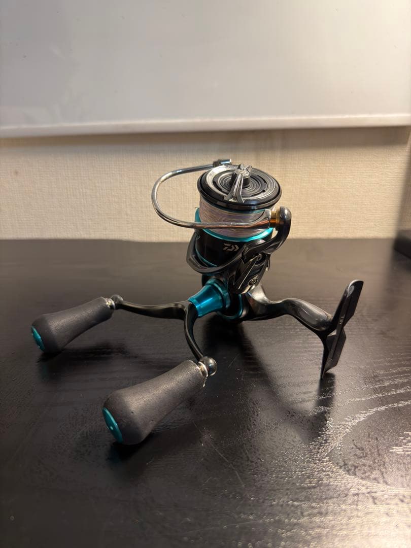 21 エメラルダス AIR LT2500-DH スピニングリール