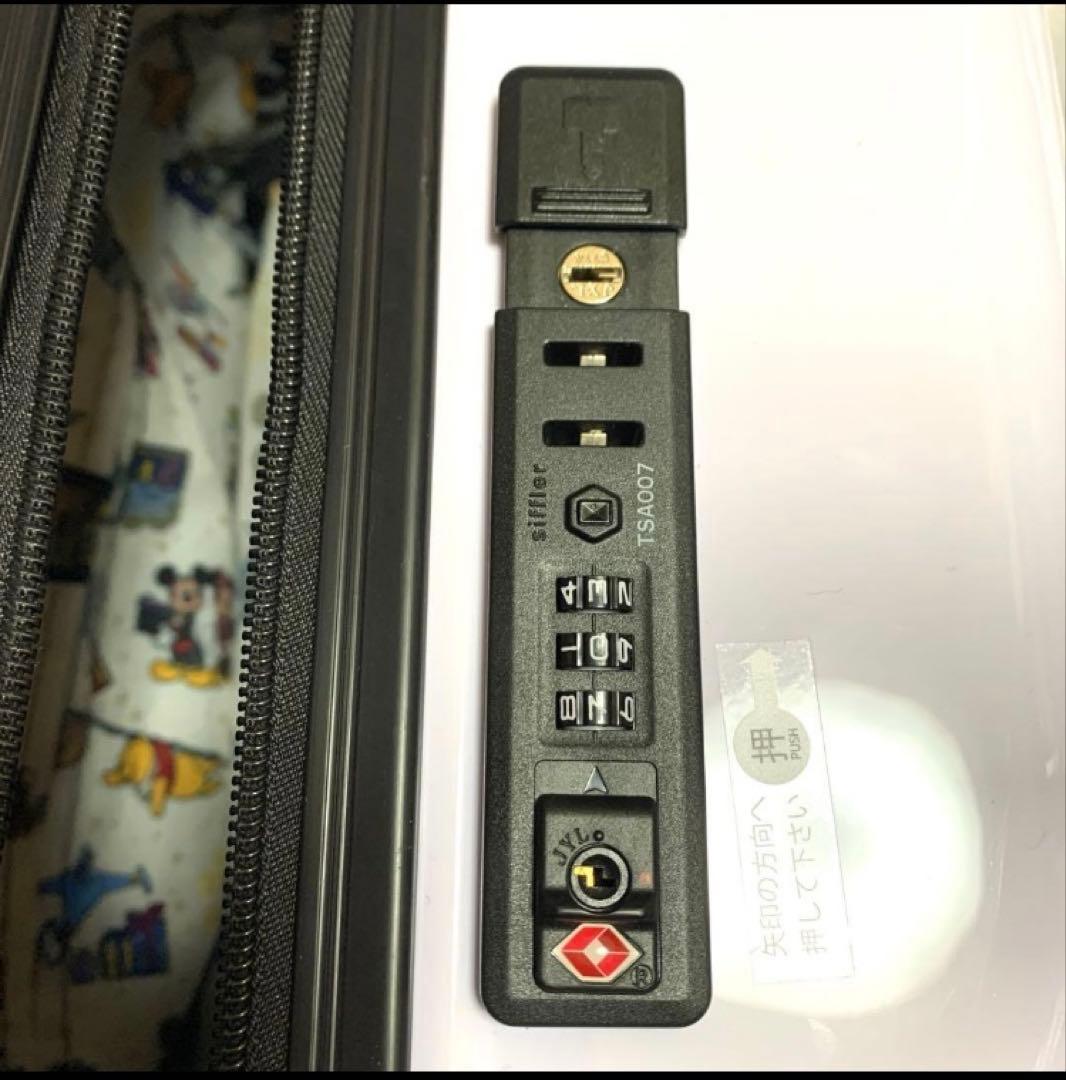 ディズニーストア　機内持込みサイズ　スーツケース　キャリーケース