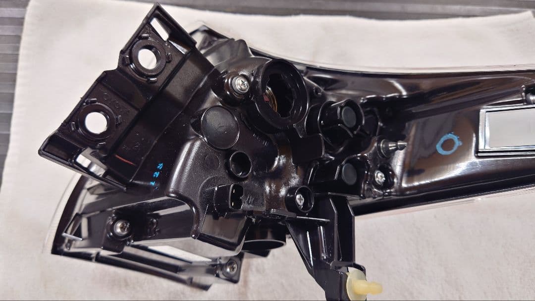 50プリウス前期の左右上側テールランプ