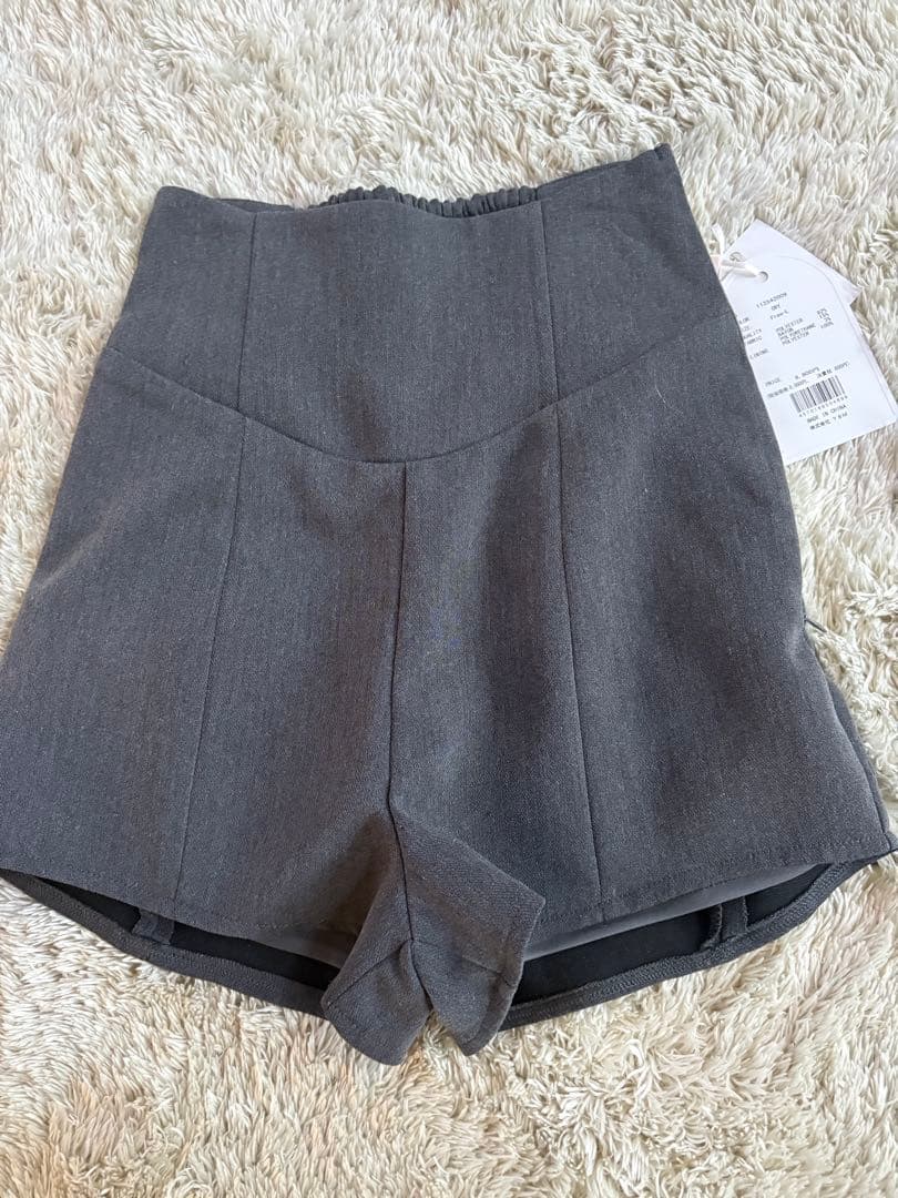 新品タグ付き　ダーリッチ　美シルエットショートパンツ　Free-L