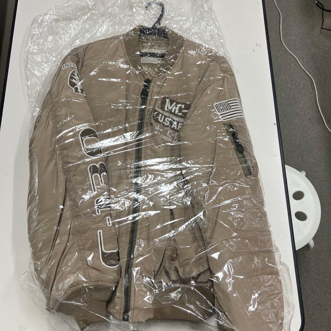 AVIREX MA-1ジャンバー　GOベージュ