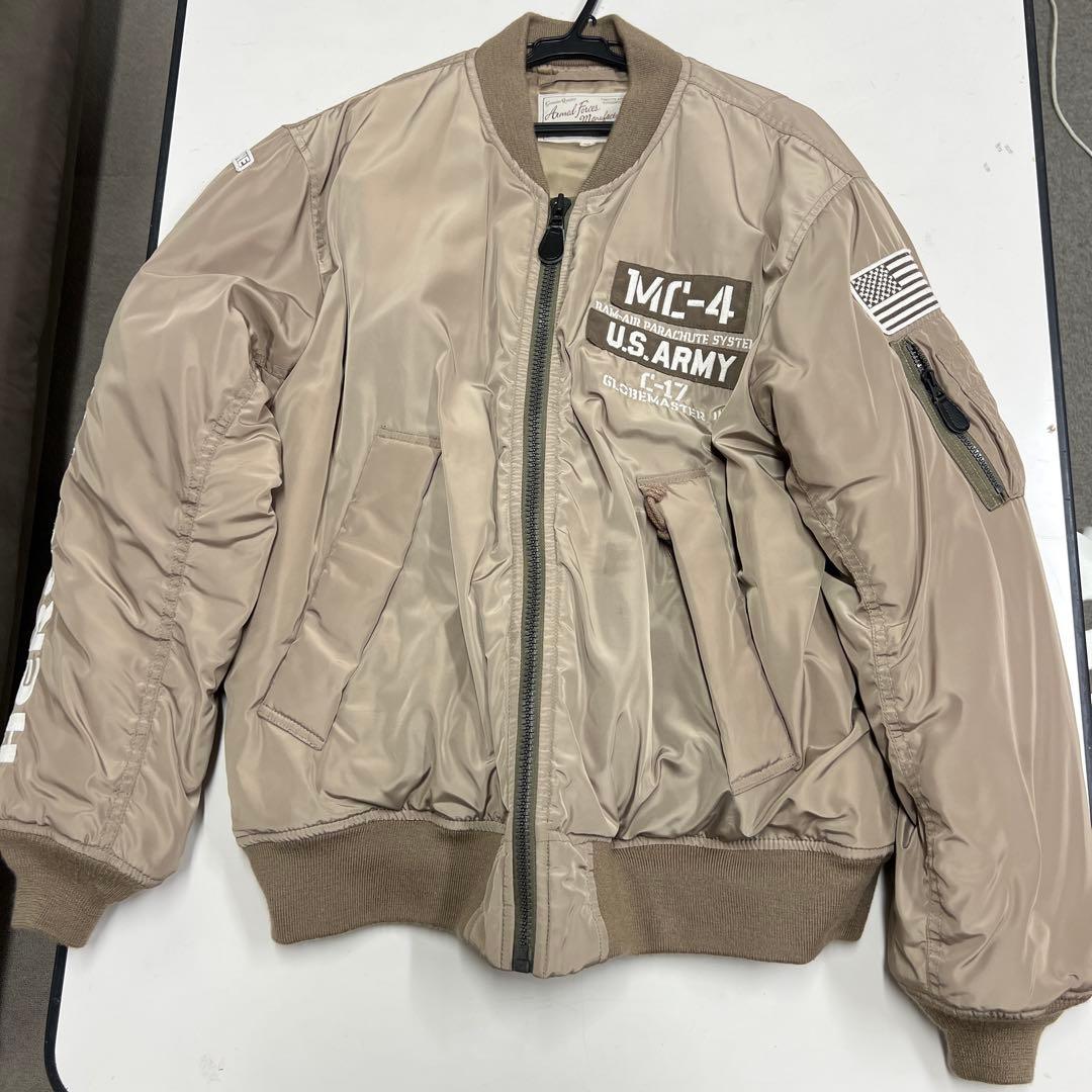 AVIREX MA-1ジャンバー　GOベージュ
