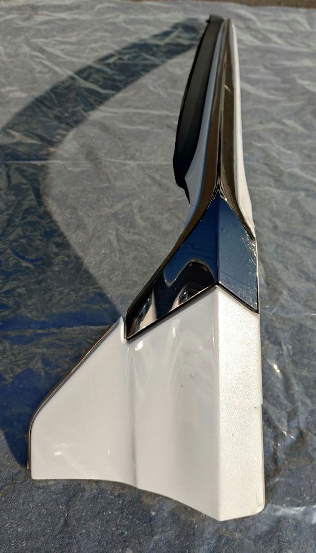 R*↓様 220系クラウン　フロントウィングスポイラー　中古品