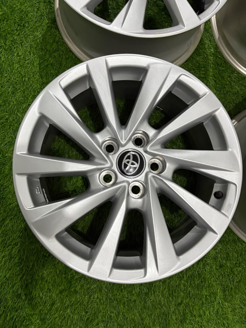 超美品 トヨタ純正 カムリ 70系 後期 アルミホイール 17インチ 4本セット