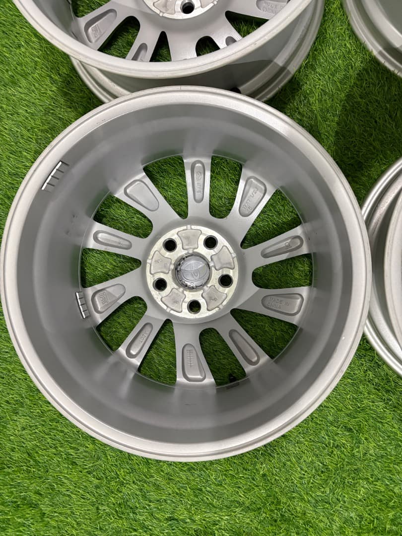 超美品 トヨタ純正 カムリ 70系 後期 アルミホイール 17インチ 4本セット