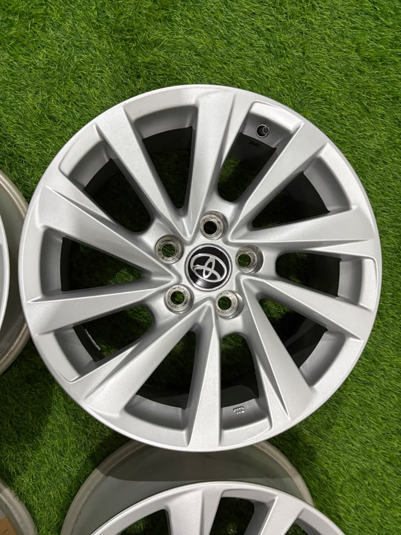 超美品 トヨタ純正 カムリ 70系 後期 アルミホイール 17インチ 4本セット