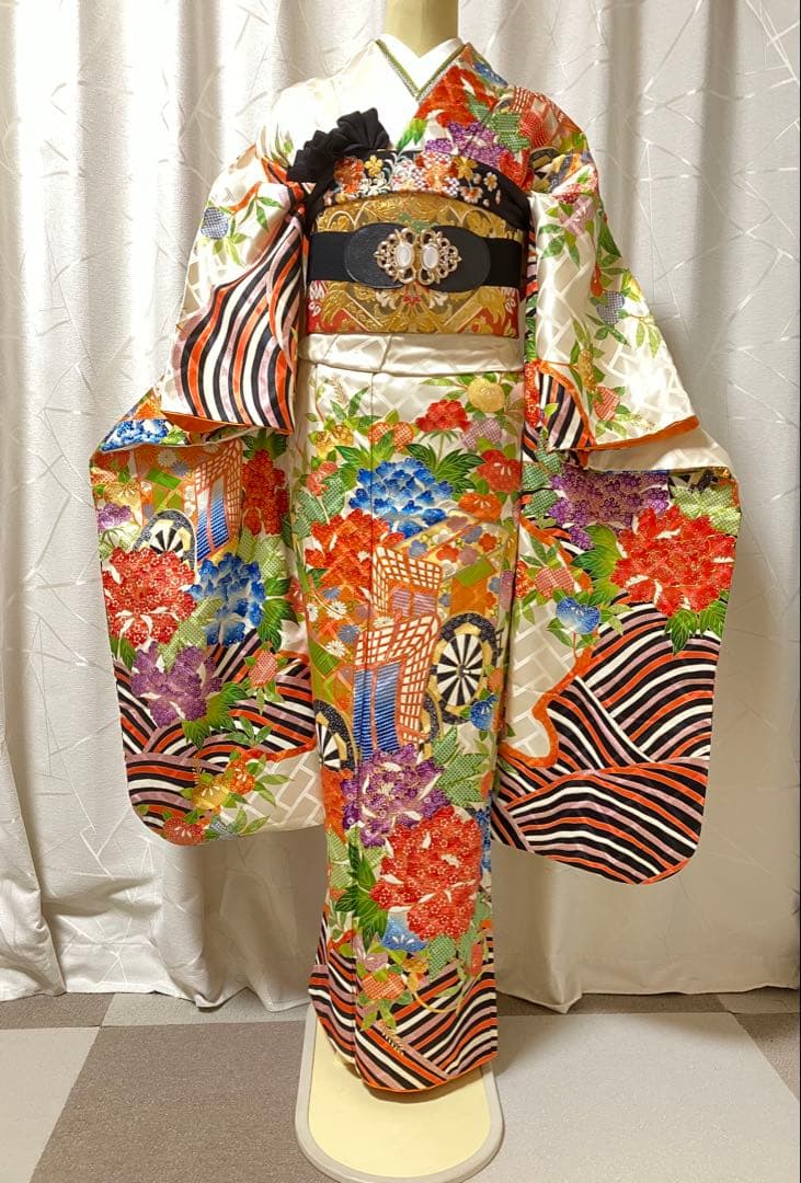 大特価SALE中☆豪華な振袖フルセット【9点】成人式★昭和柄★正絹