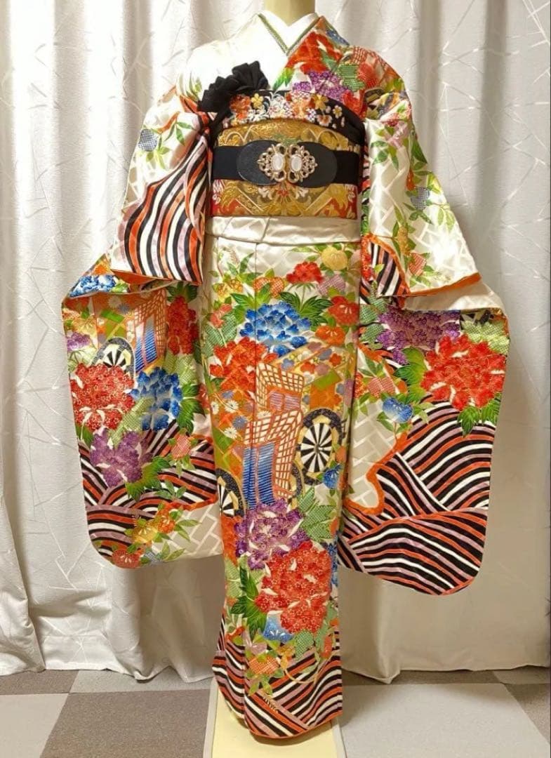 大特価SALE中☆豪華な振袖フルセット【9点】成人式★昭和柄★正絹