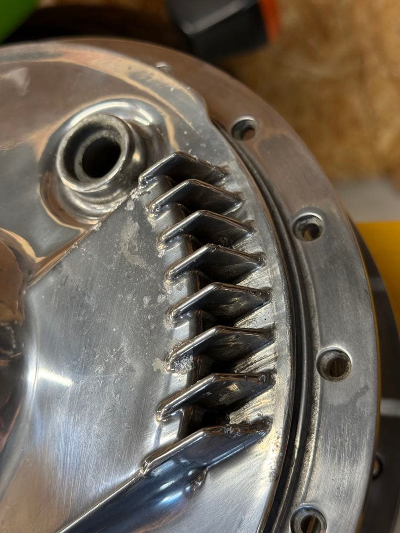 SR400/500 フロントハブ　バフがけ済み