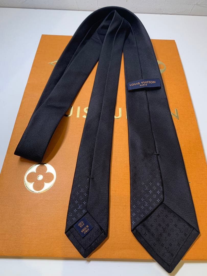 【試着のみ】LOUIS VUITTON ネクタイ・ネオ モノグラミッシム 8CM