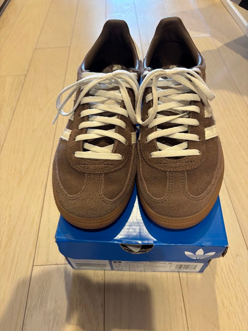 美品⭐︎adidas HANDBALL SPEZIAL 23センチ