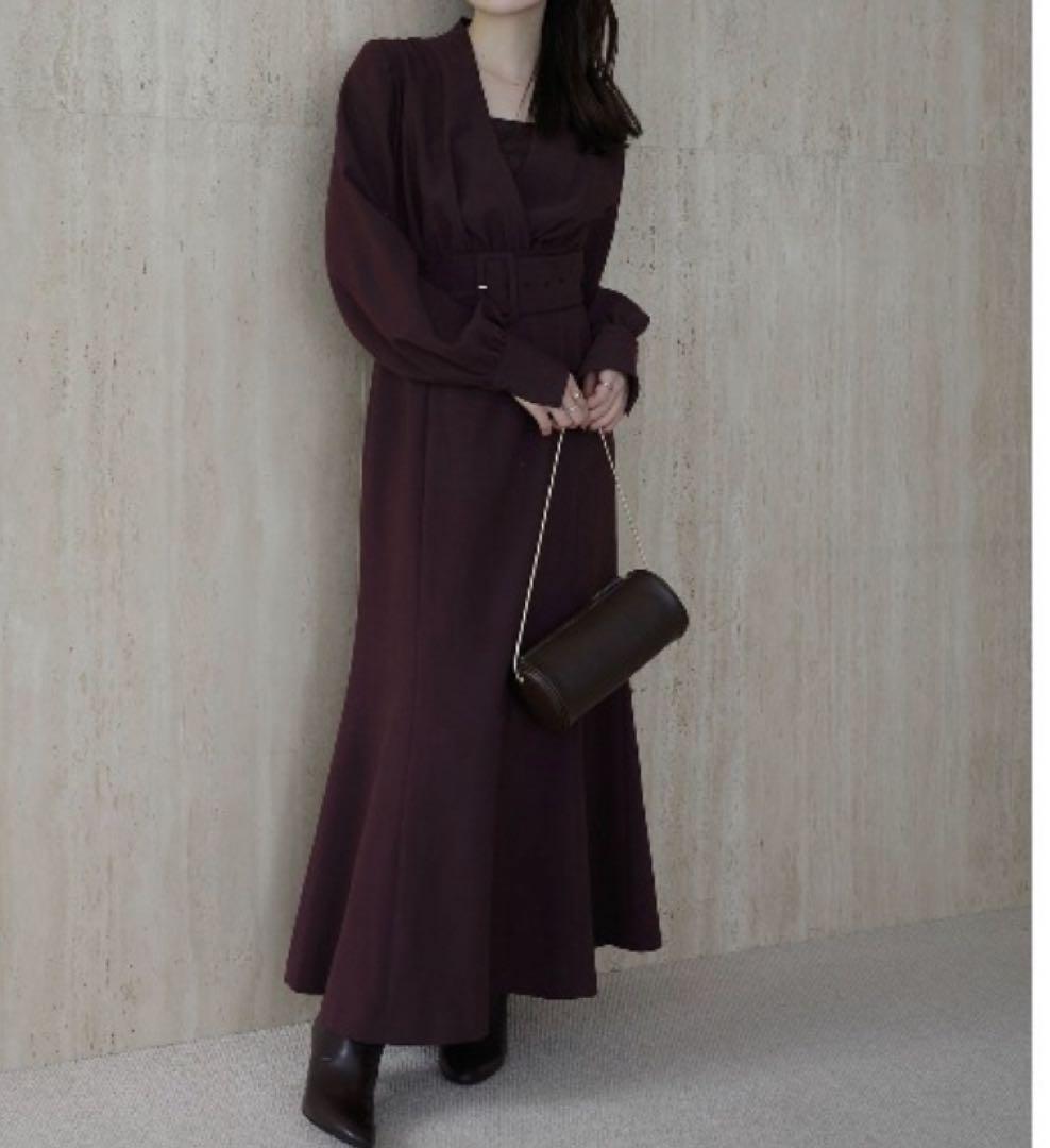 ノーカラーナローワンピース