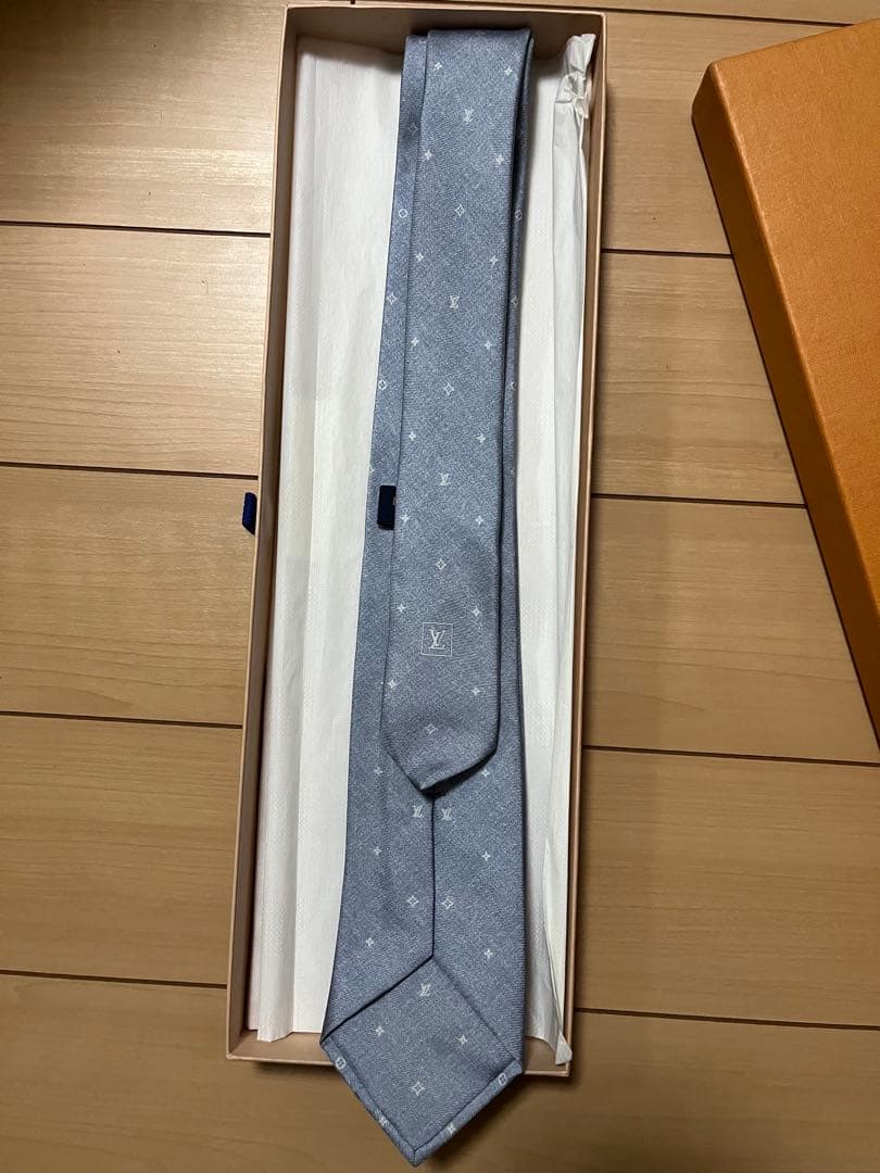 LOUIS VUITTON グレー ネクタイ