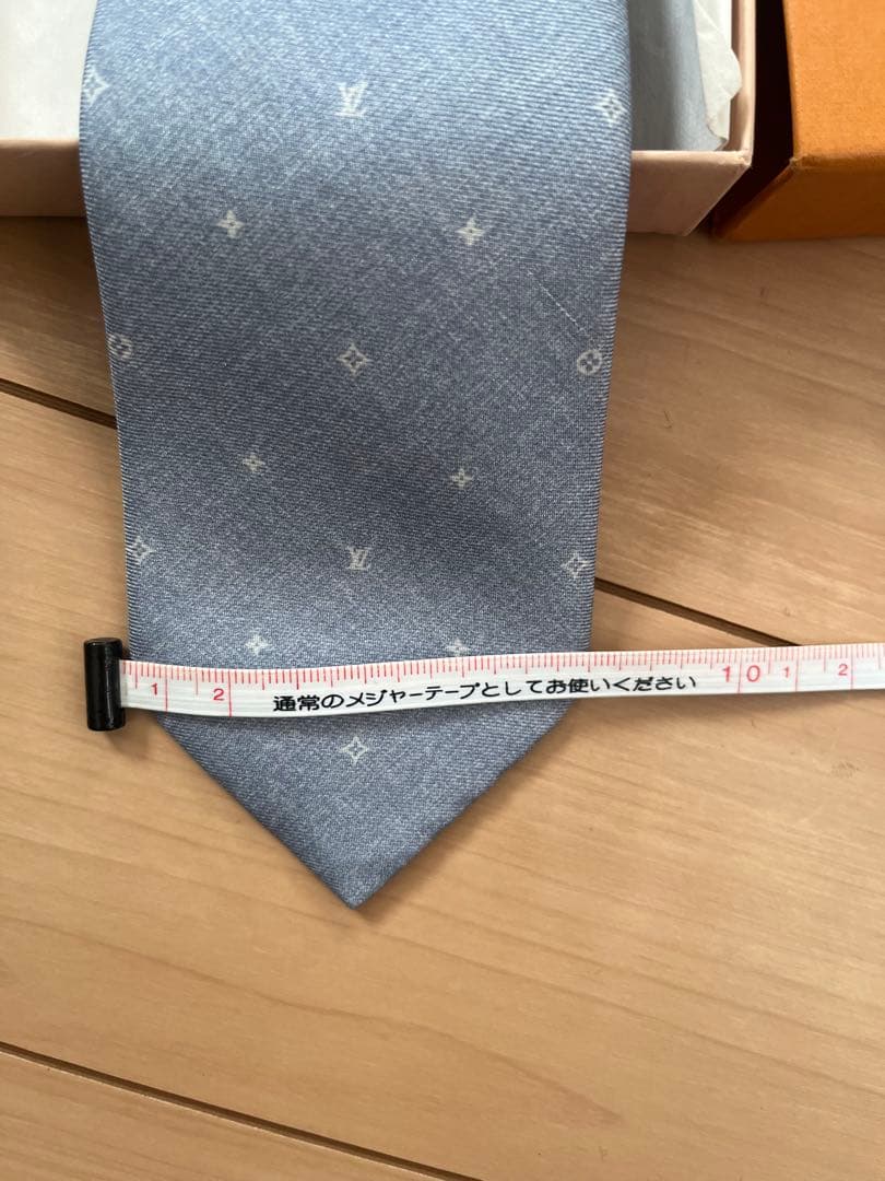 LOUIS VUITTON グレー ネクタイ