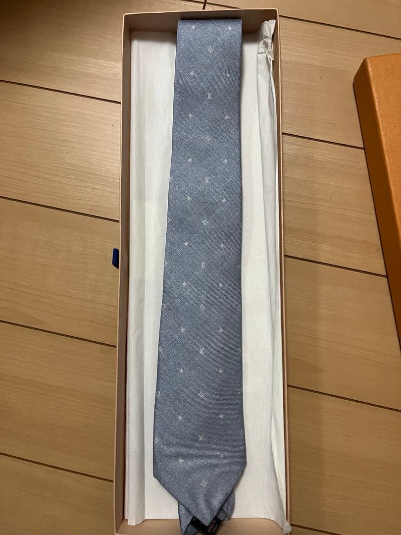 LOUIS VUITTON グレー ネクタイ