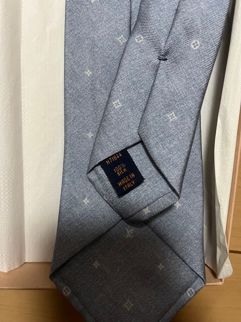 LOUIS VUITTON グレー ネクタイ