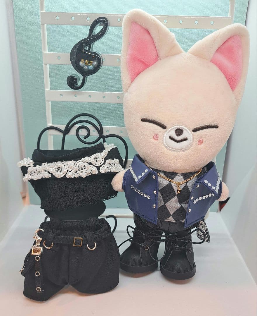 merryページ　SKZOOMINI ぬい服