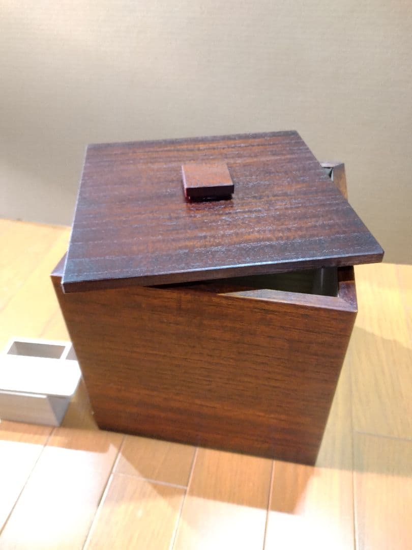 漆塗り(10回塗り)　桐米櫃(こめびつ)　5キロ用　升&すりきり板付き