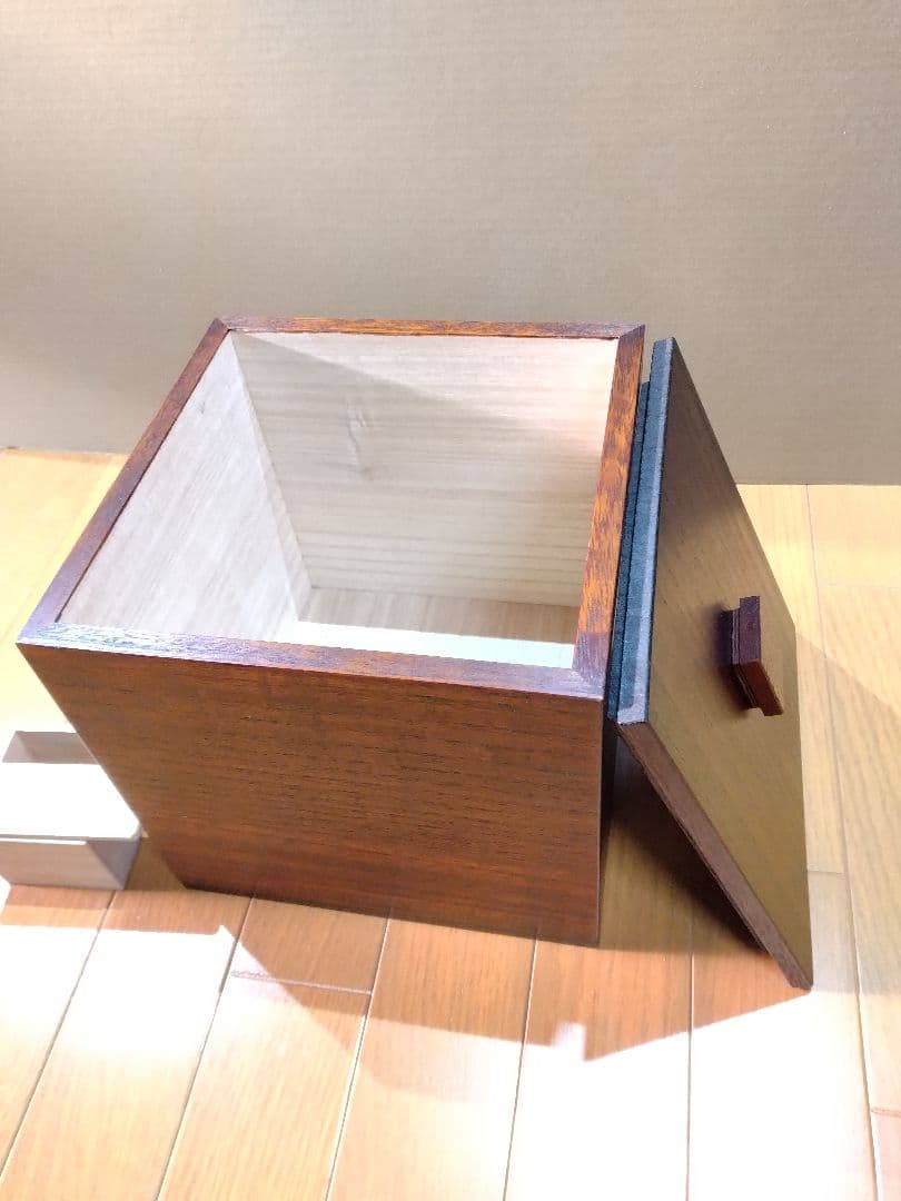 漆塗り(10回塗り)　桐米櫃(こめびつ)　5キロ用　升&すりきり板付き