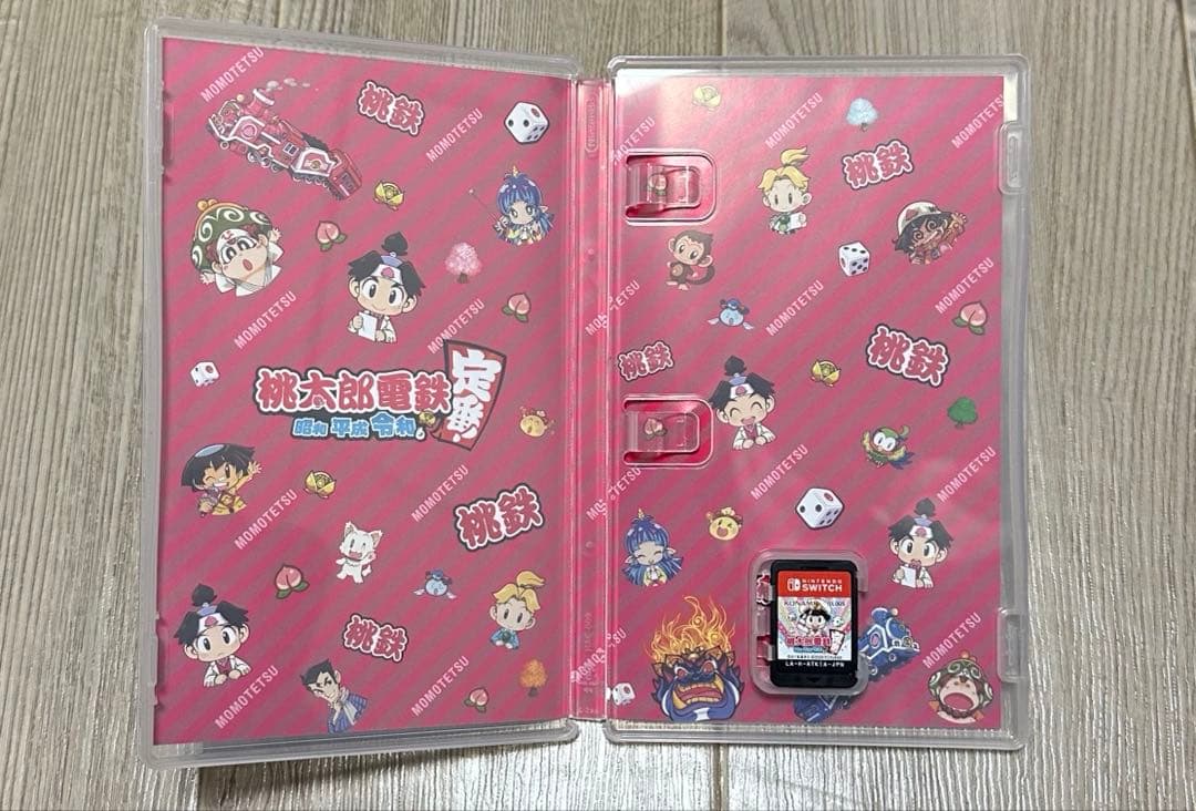 【中古美品】Nintendo Switch Lite 本体　桃太郎電鉄ソフト付き