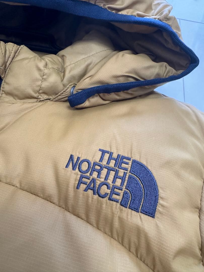 THE NORTH FACE フード付きダウンジャケット