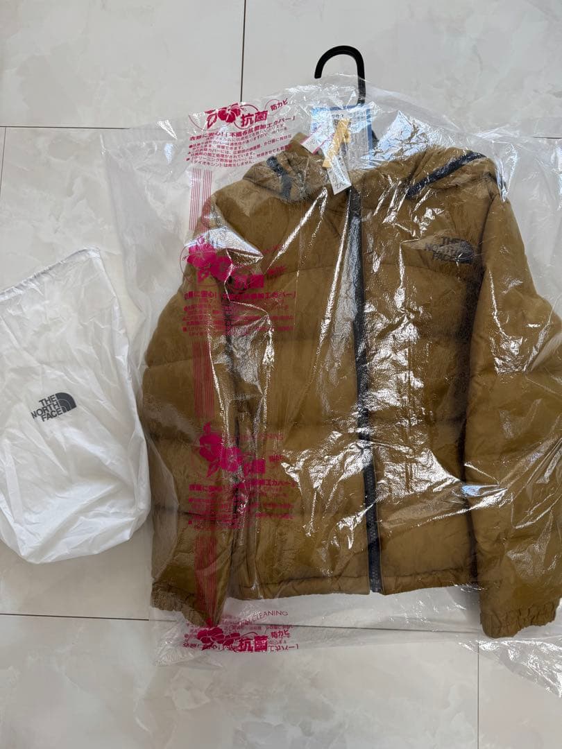 THE NORTH FACE フード付きダウンジャケット