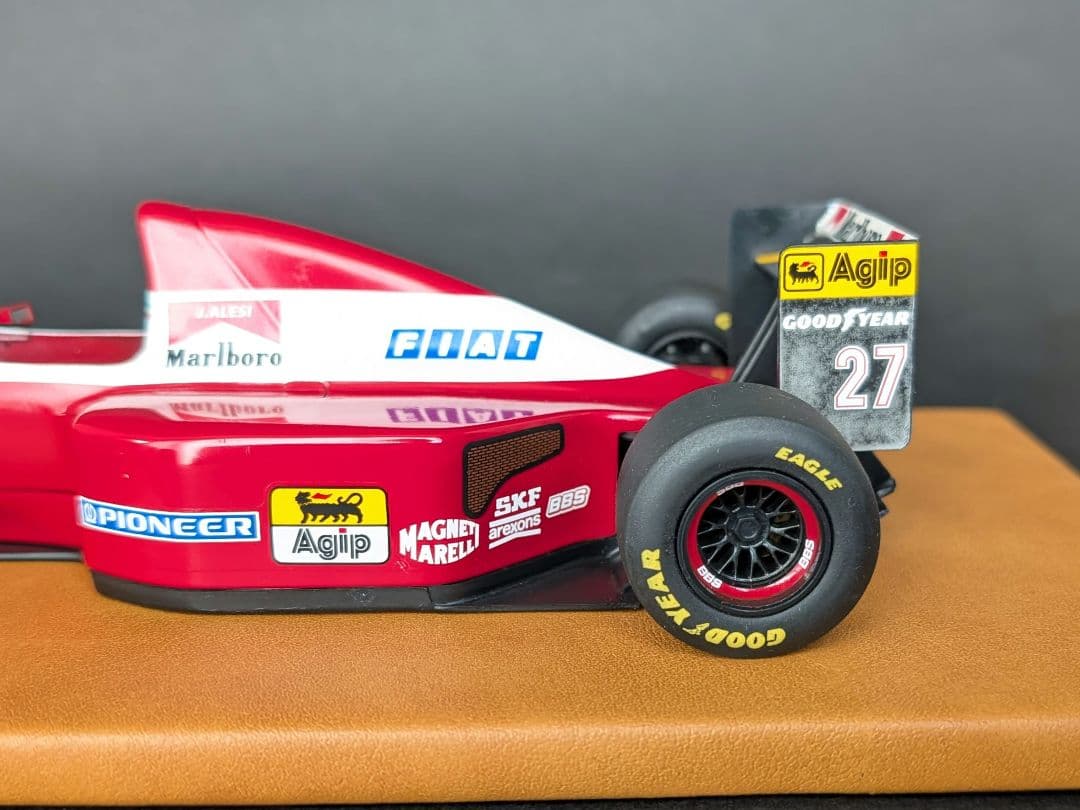 ミニチャンプス 1/18 フェラーリ F93A 1993 #27 J.アレジ